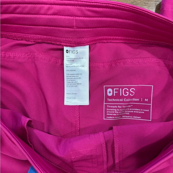 Figs Limited Edition Color
Pants Size: M
Top Size: S - Picture 5 of 5